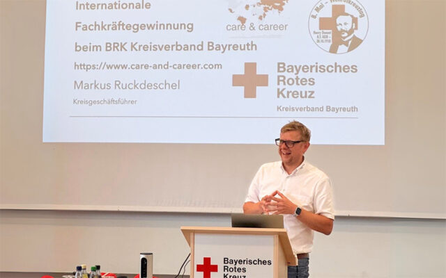 Markus Ruckdeschel (KGF BRK-Bayreuth) bei der Kick-Off-Veranstaltung für die Delegation des BRKs zu den Kooperationspartnern des Projektes "Care and Career" in China 2025.
