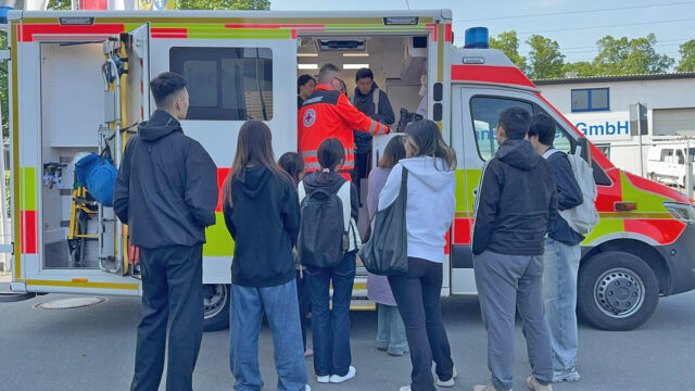Expedition Notruf 112: Care & Career besucht die Integrierte Leitstelle und den Rettungsdienst