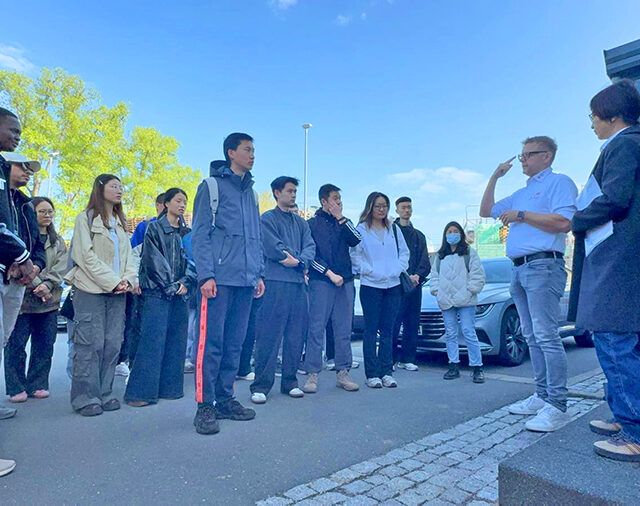 Expedition Notruf 112: Care & Career besucht die Integrierte Leitstelle und den Rettungsdienst
