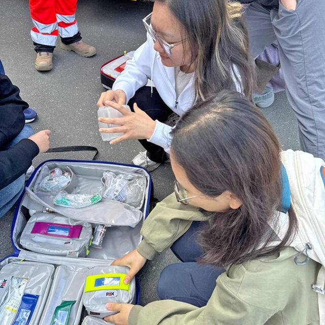 Expedition Notruf 112: Care & Career besucht die Integrierte Leitstelle und den Rettungsdienst