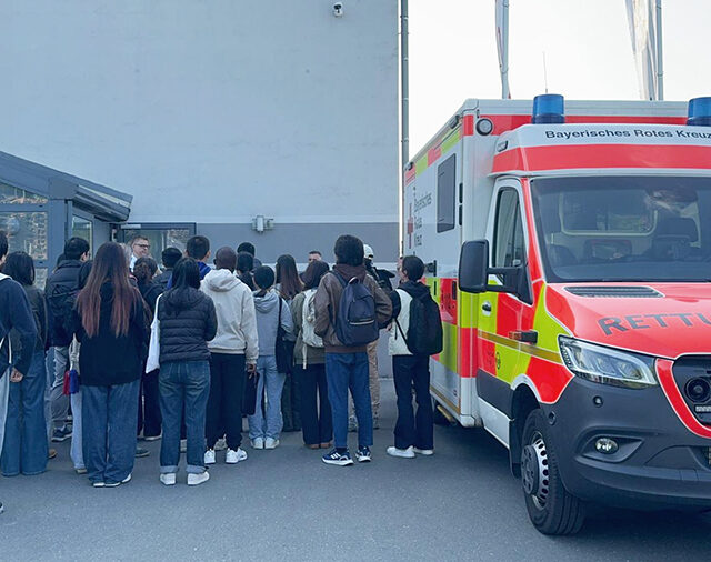 Expedition Notruf 112: Care & Career besucht die Integrierte Leitstelle und den Rettungsdienst